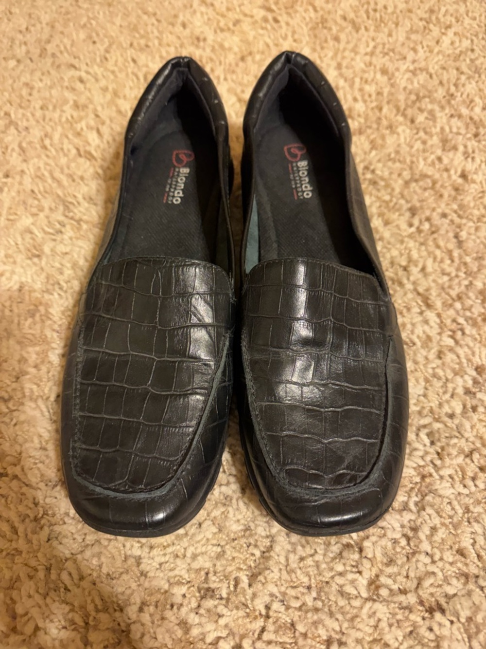 Blondo Black Croc-Embossed Slip-On Loafers